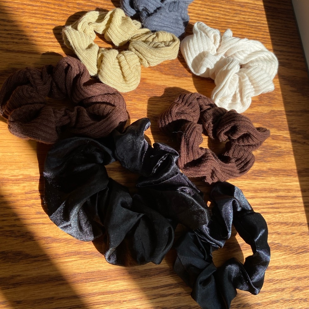 Everyday and a couple chic Assorted Hair Scrunchies Set